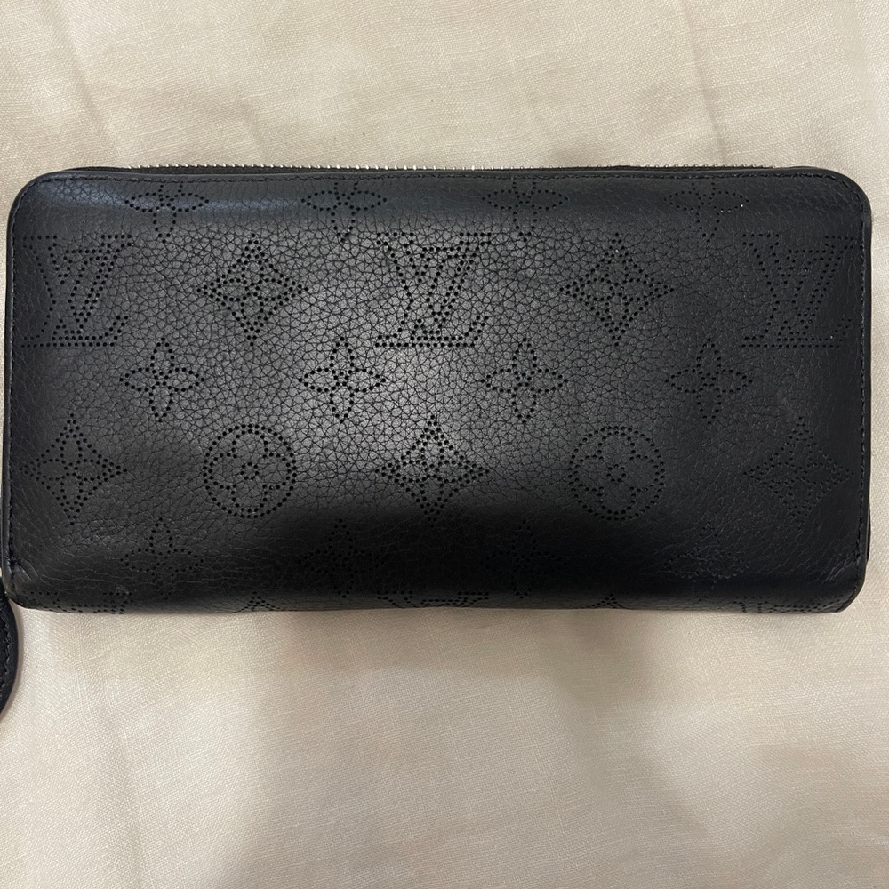 Louis Vuitton Black Monogram Leather Clutch
